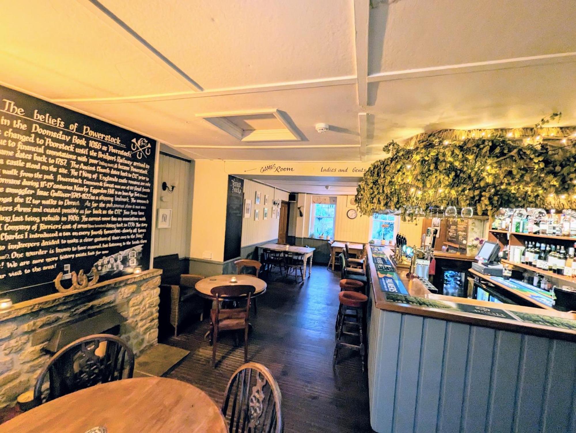 The Three Horseshoes Inn Брайдпорт Екстериор снимка