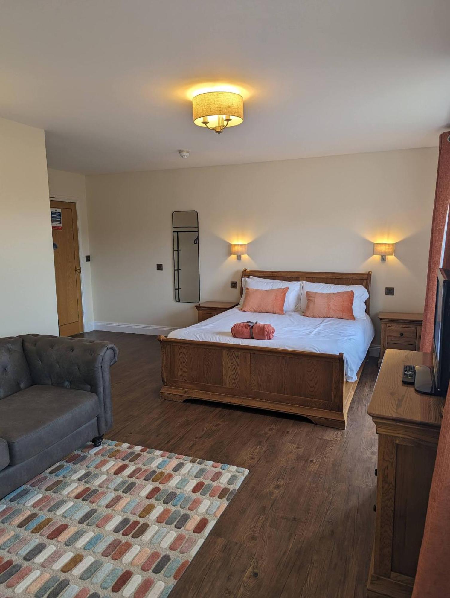 The Three Horseshoes Inn Брайдпорт Екстериор снимка