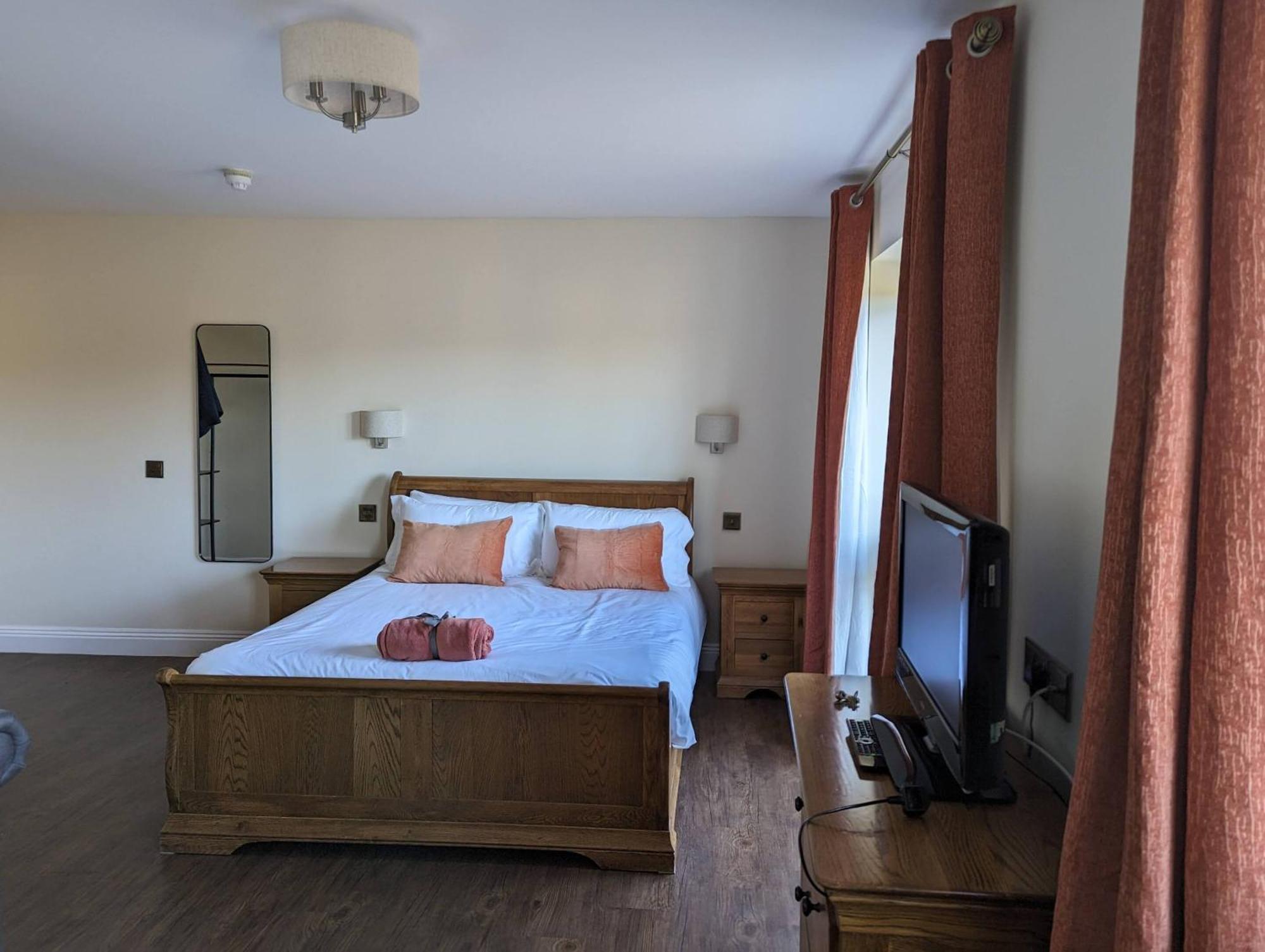 The Three Horseshoes Inn Брайдпорт Екстериор снимка